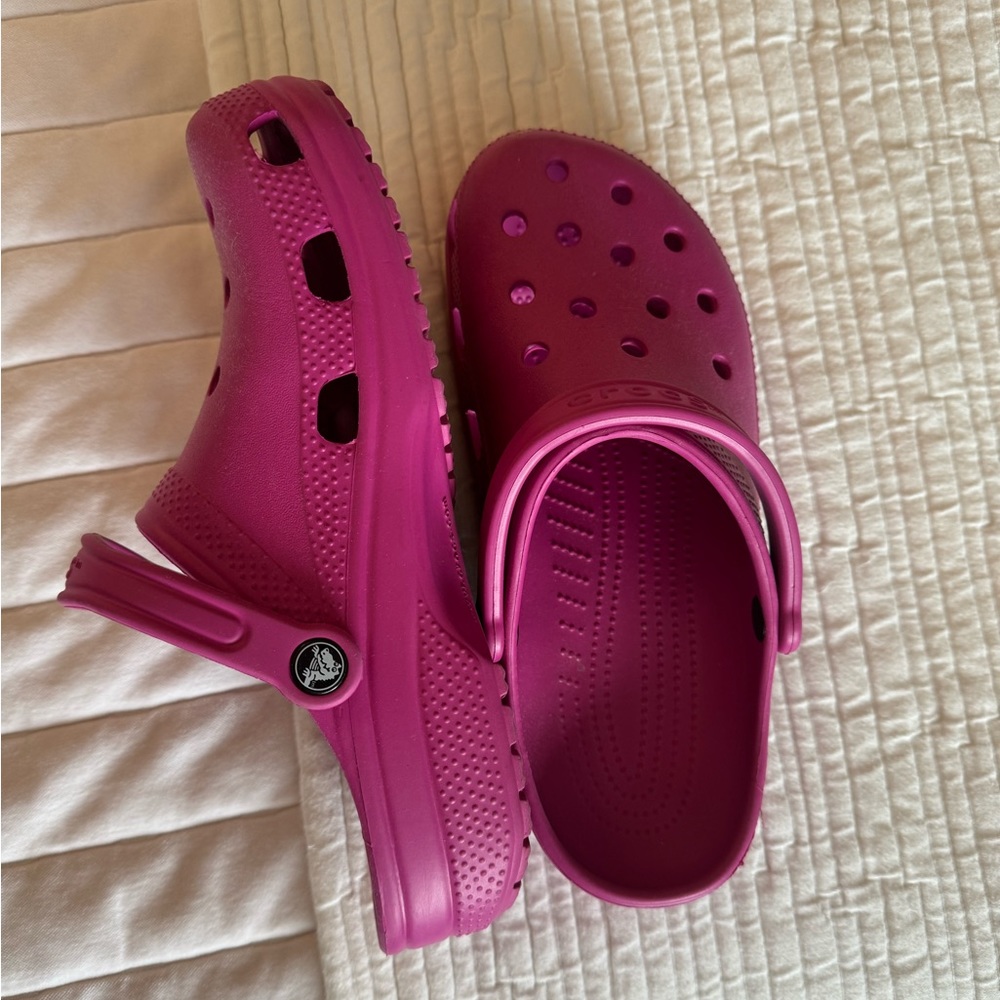 Fushia Crocs (original)